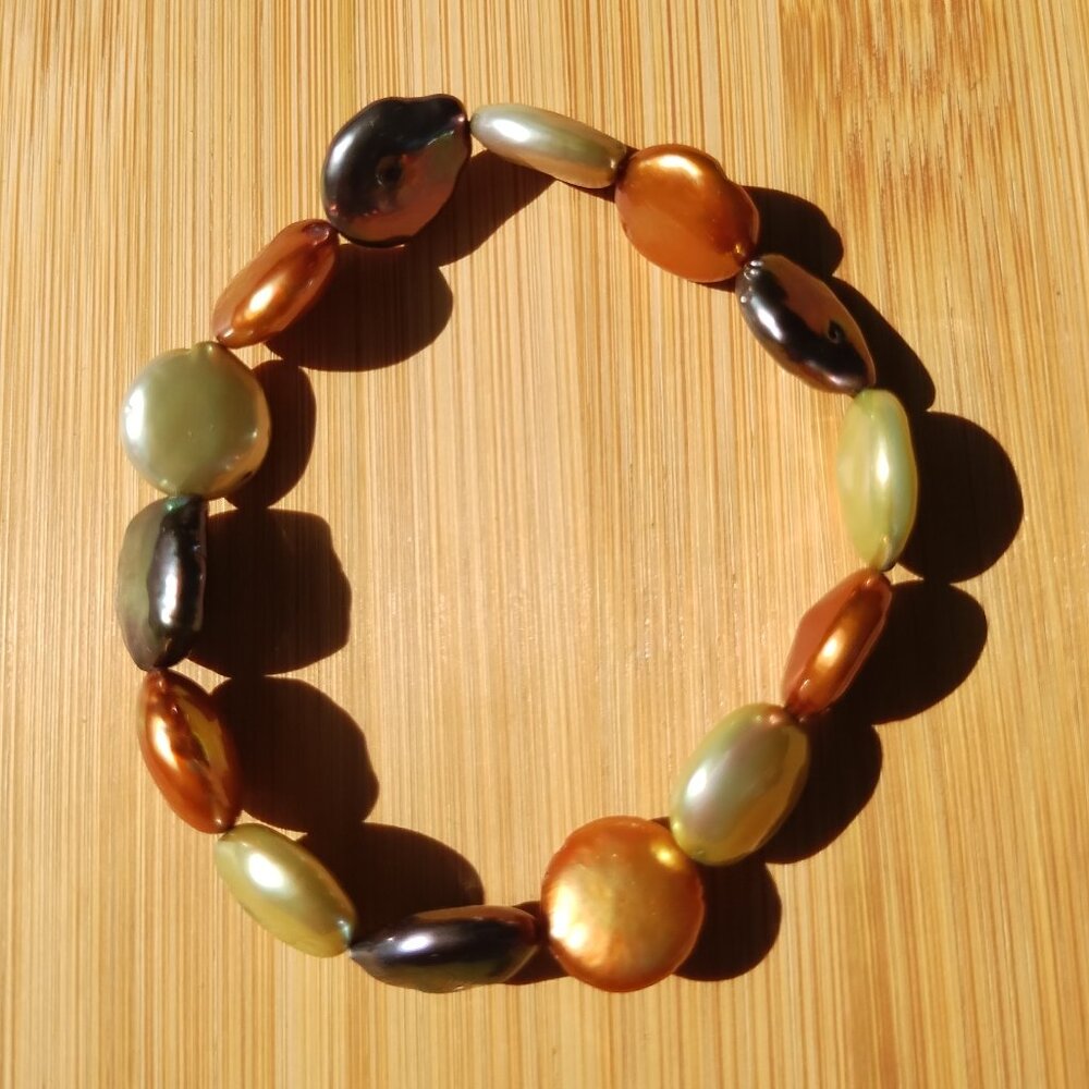 Honora Freshwater coin Pearl stretch bracelet in gold copper and peacock. Beauti